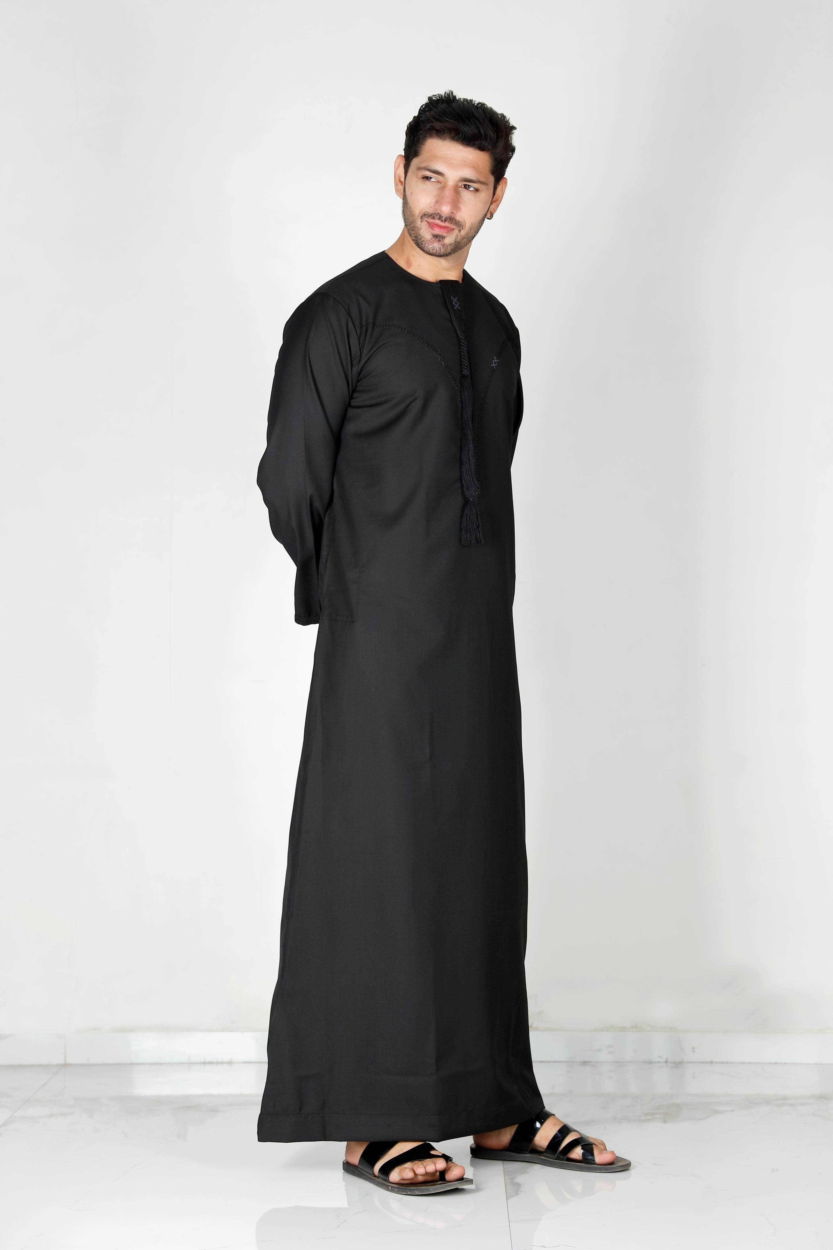 Mens Tasselled Thobe Black 114 Col 10