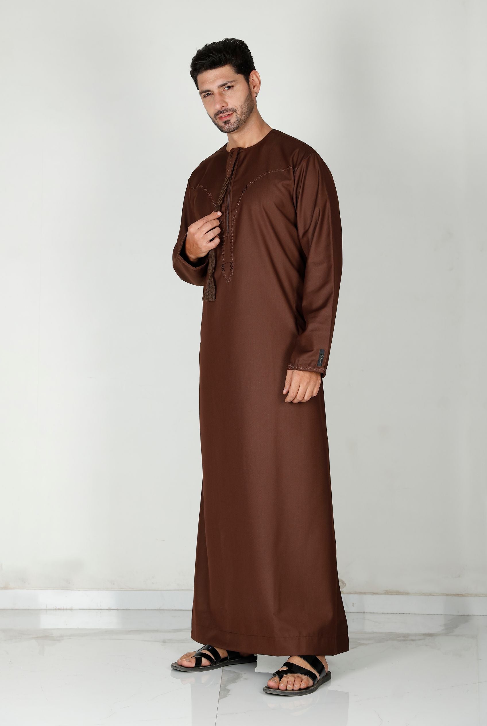 Tasselled Thobe Brown 114 Col 9