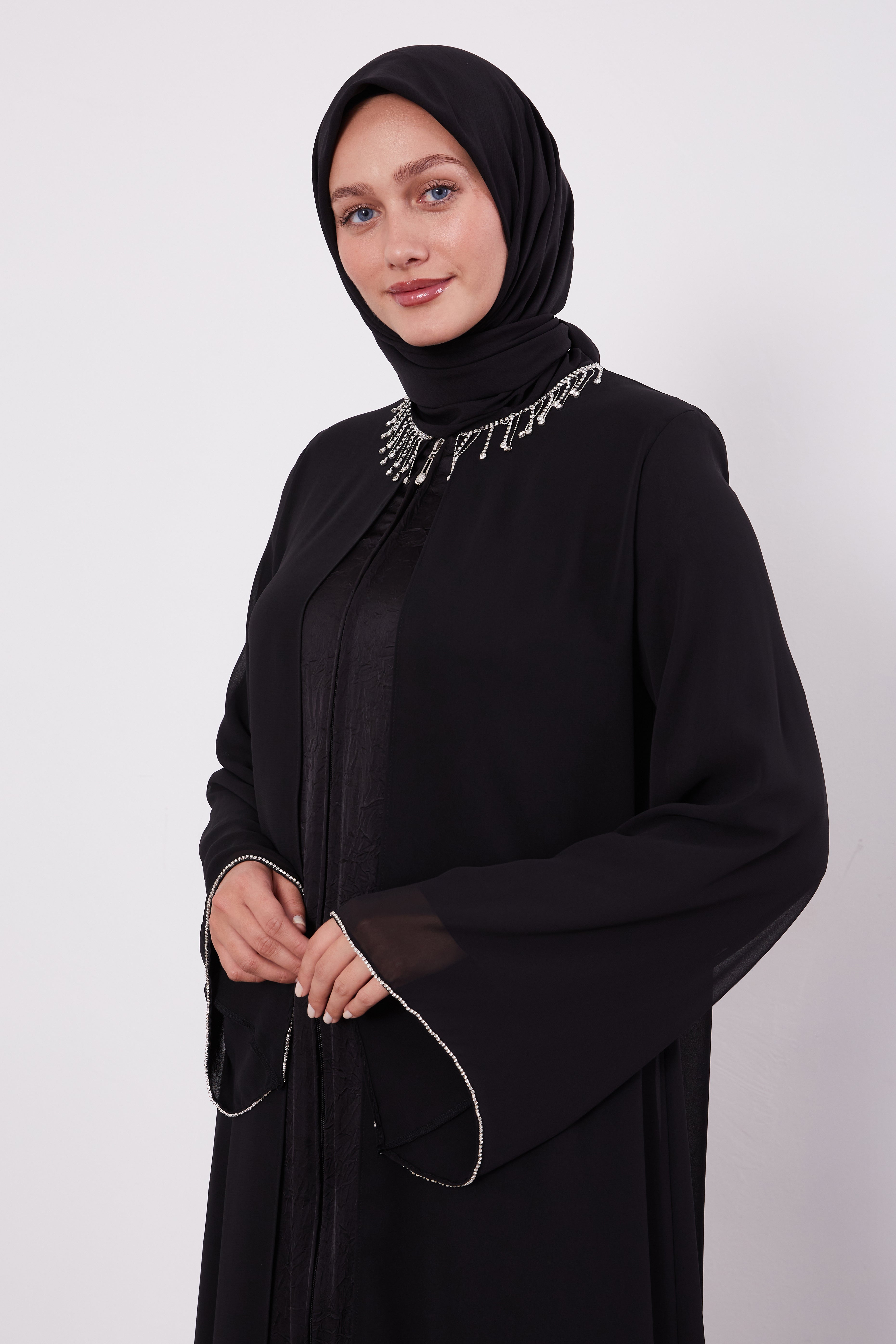 Detailed Neck Silk Chiffon Zipped Abaya Black 520023