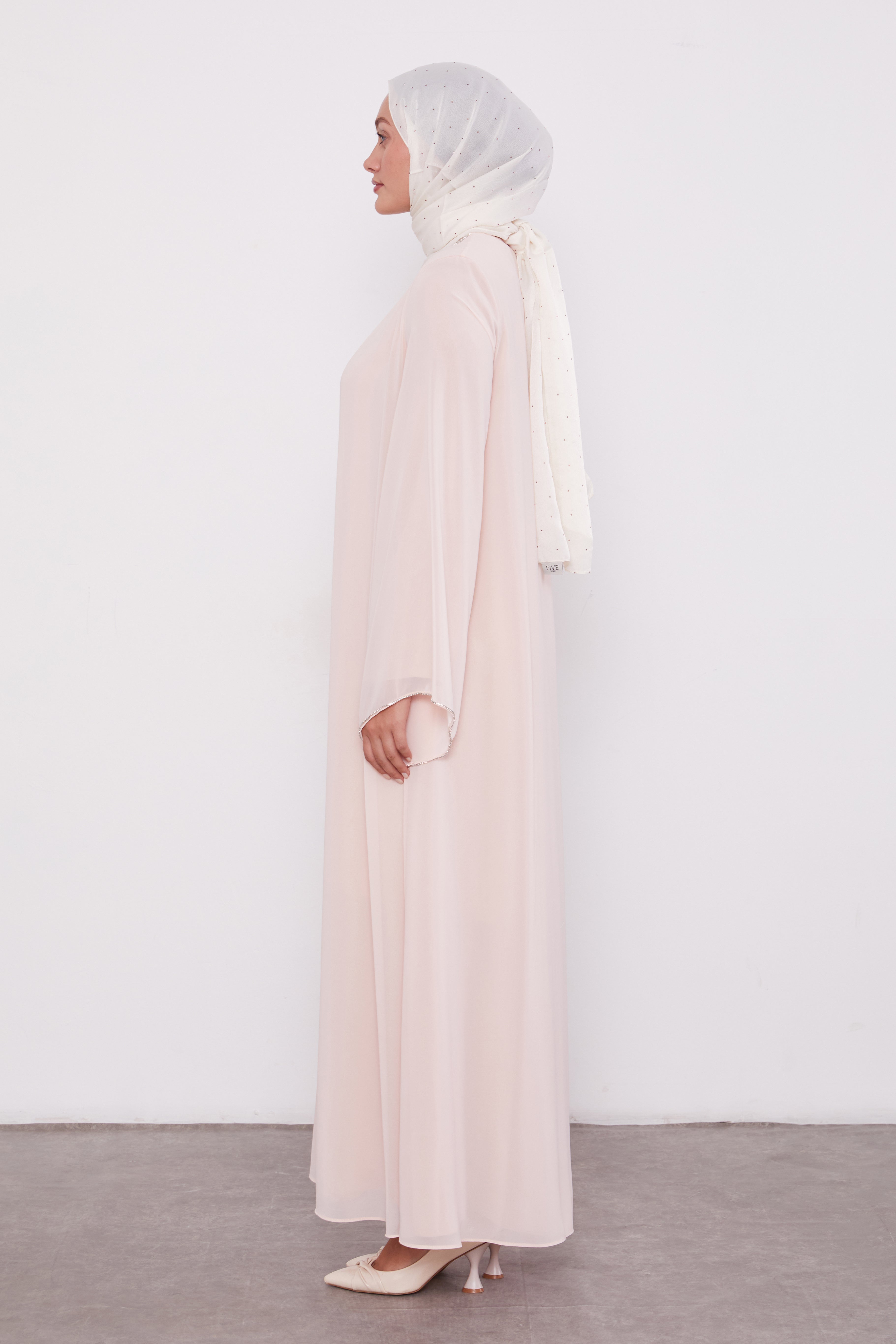 Detailed Neck Silk Chiffon Zipped Abaya Light Pink 520023