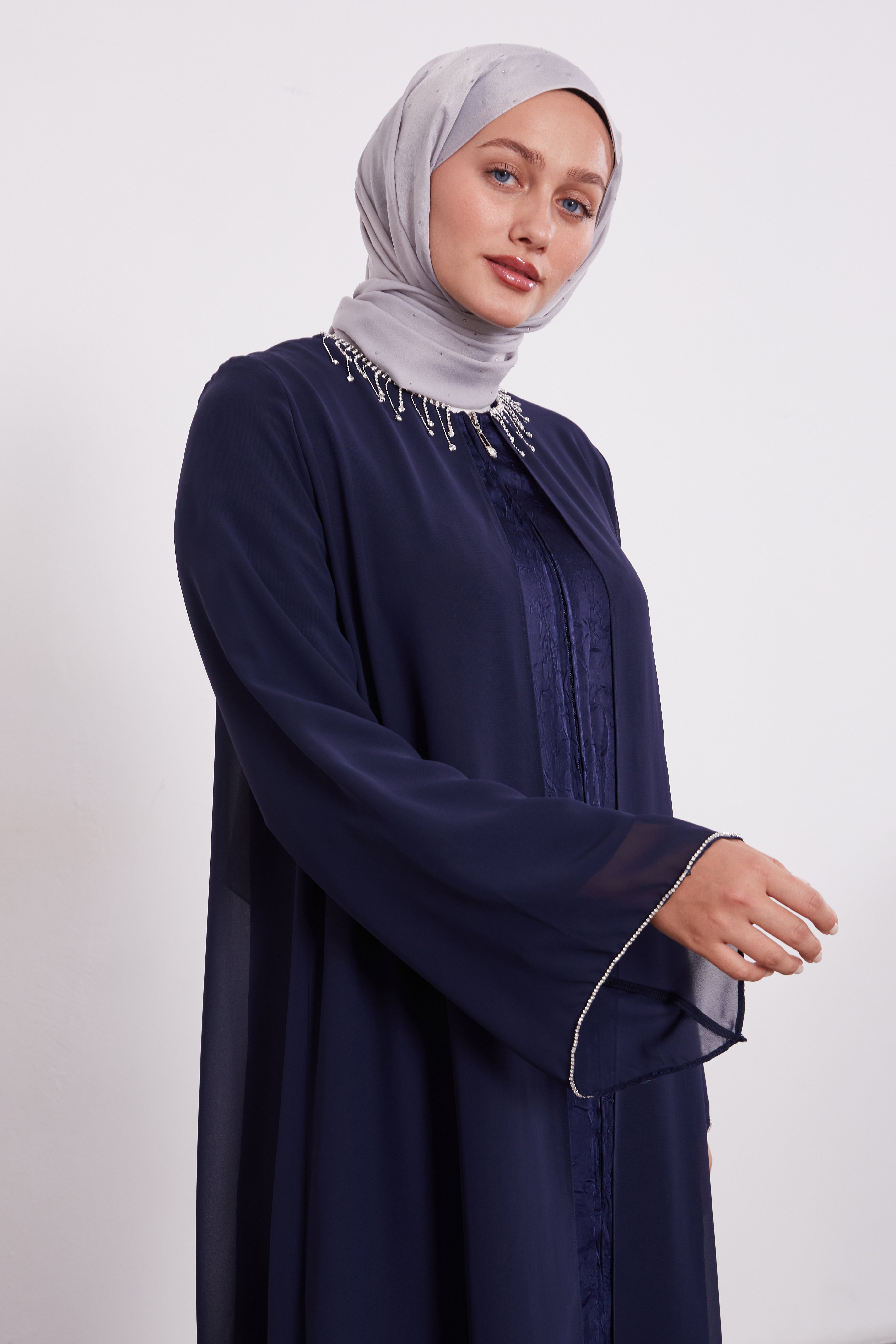 Detailed Neck Silk Chiffon Zipped Abaya Navy 520023
