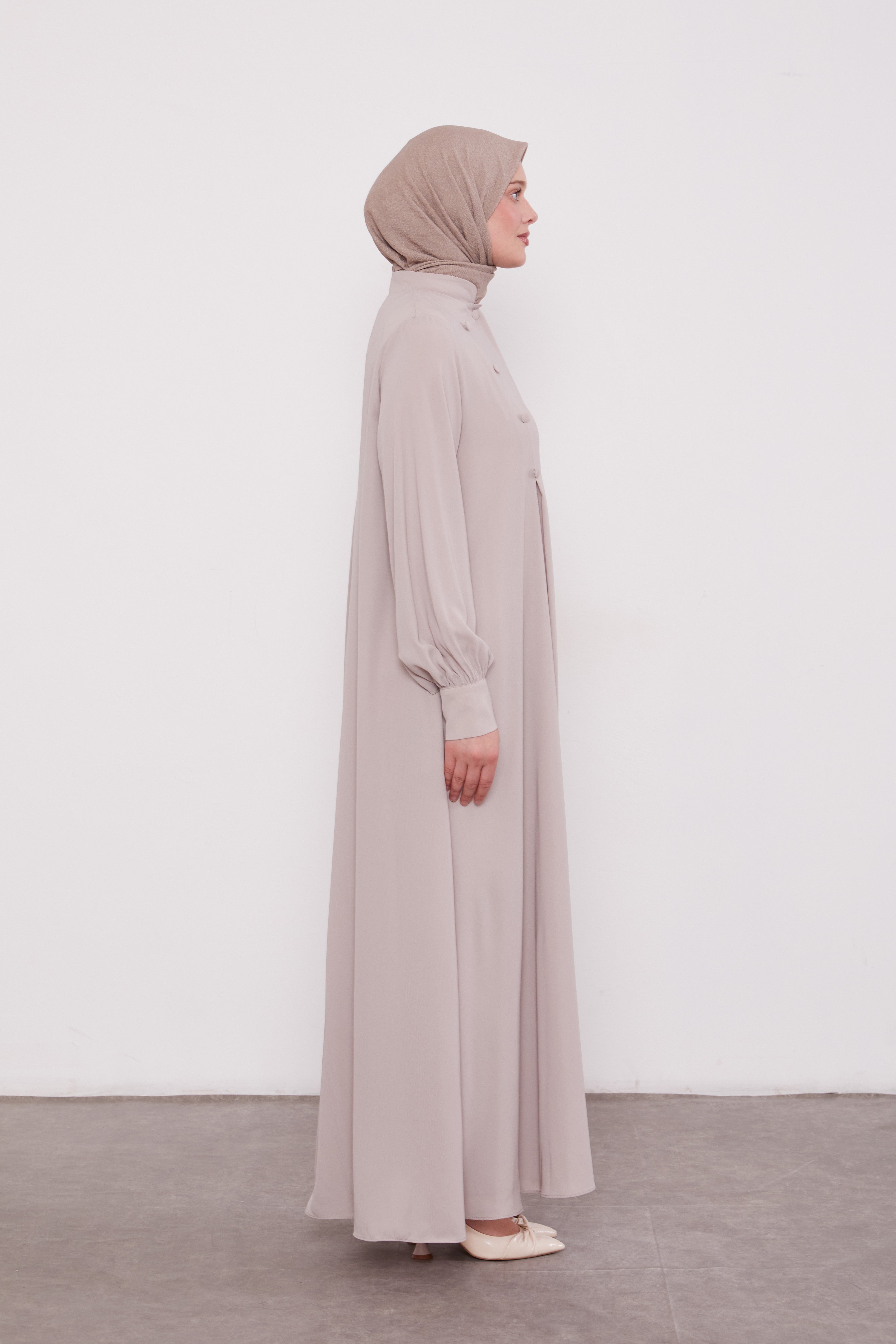 Epitome Pleated Buttoned Abaya Ivory 520187