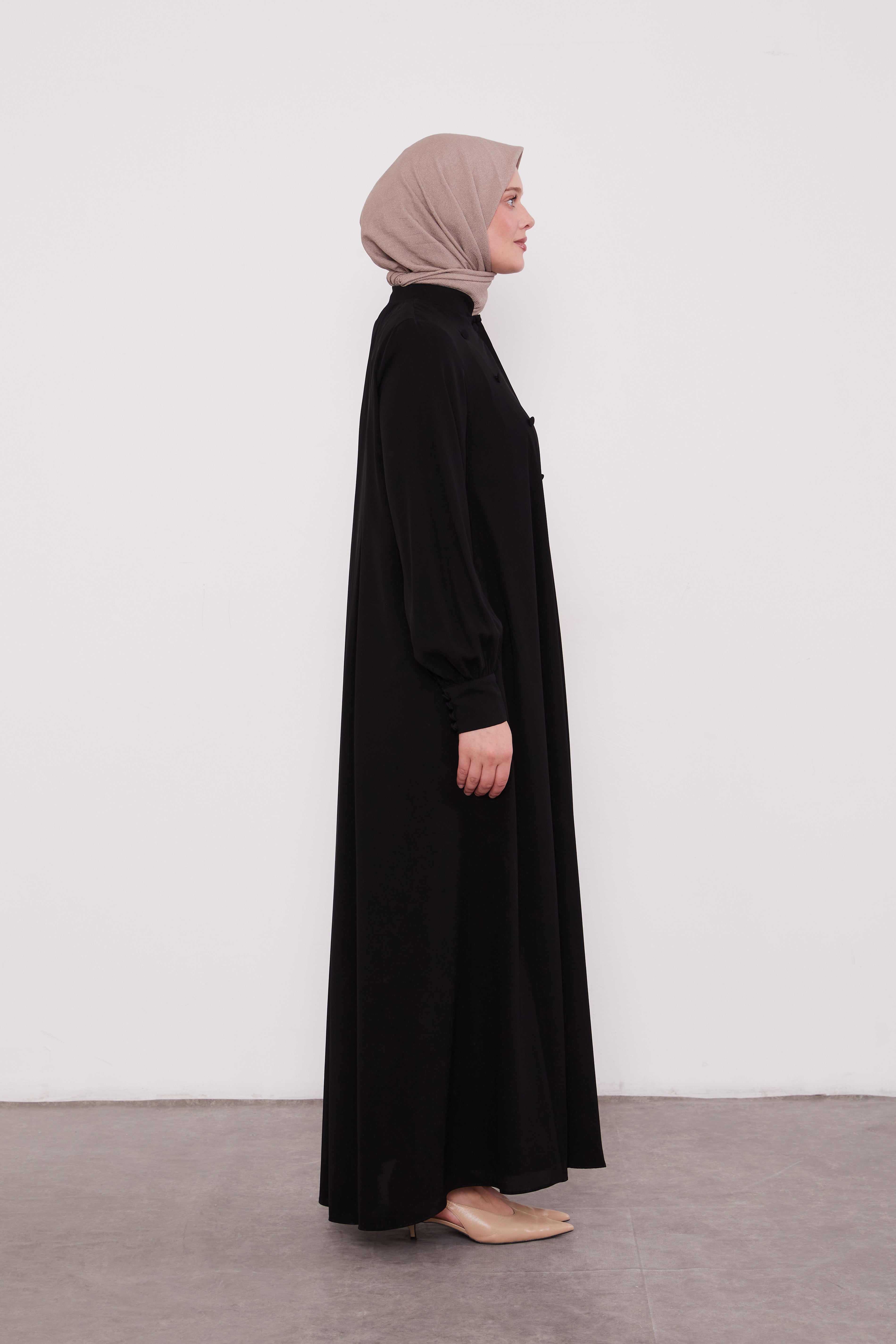 Epitome Pleated Buttoned Abaya Black 520187