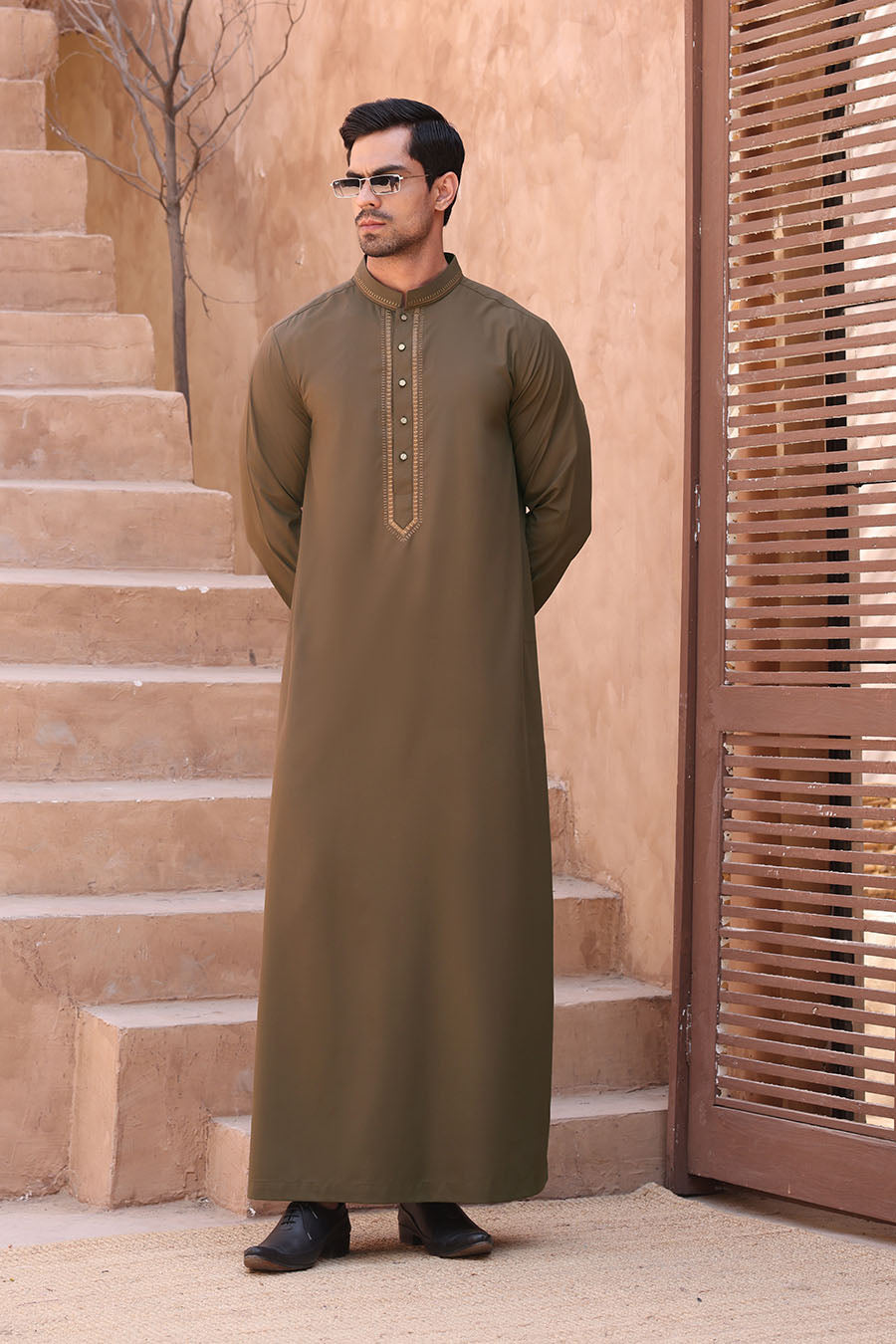 Elegant Collared Thobe Dark Brown 1015