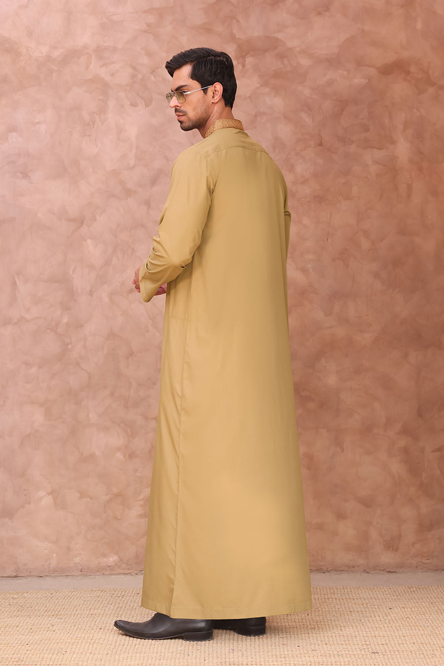 Elegant Collared Thobe Golden 1049