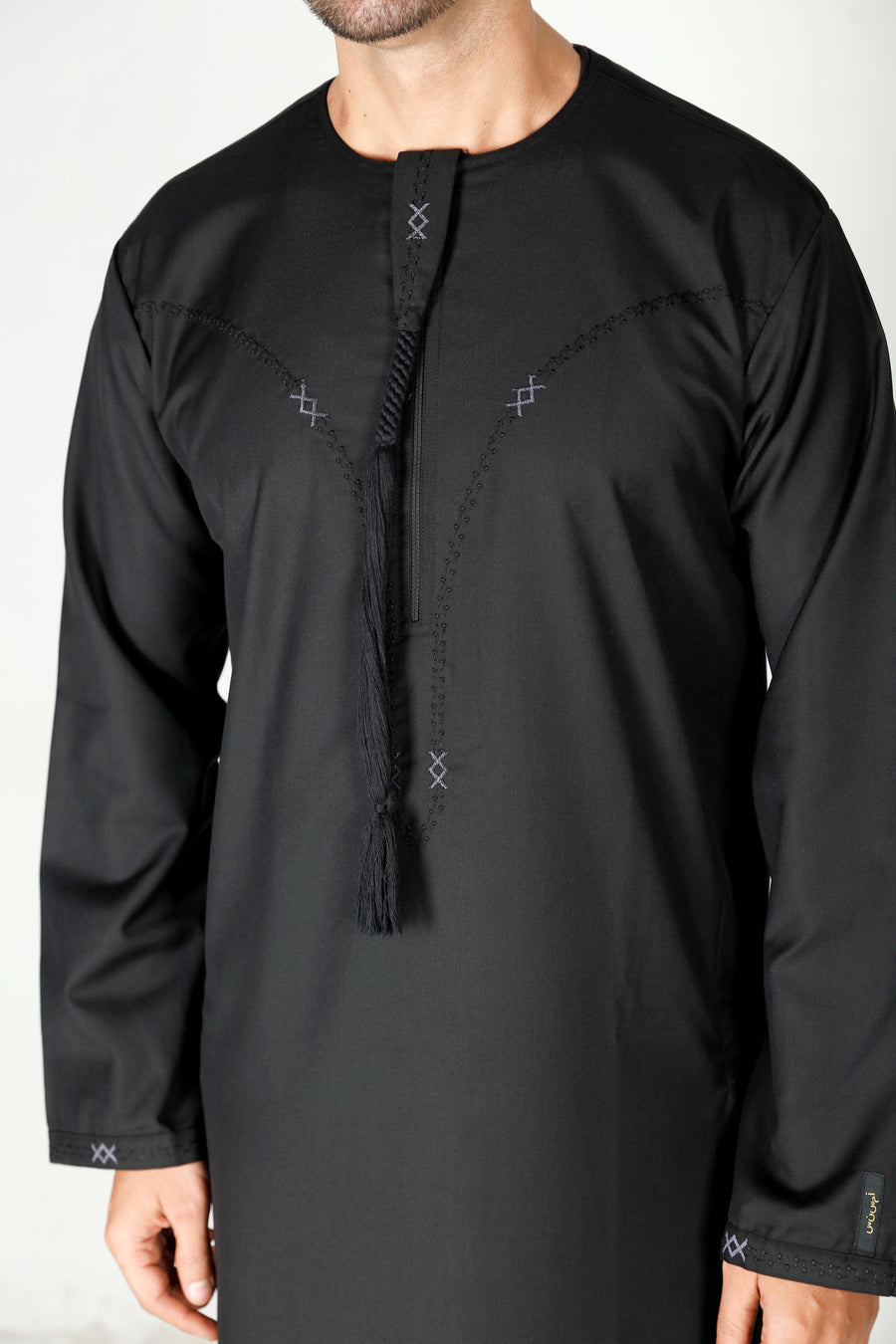 Mens Tasselled Thobe Black 114 Col 10