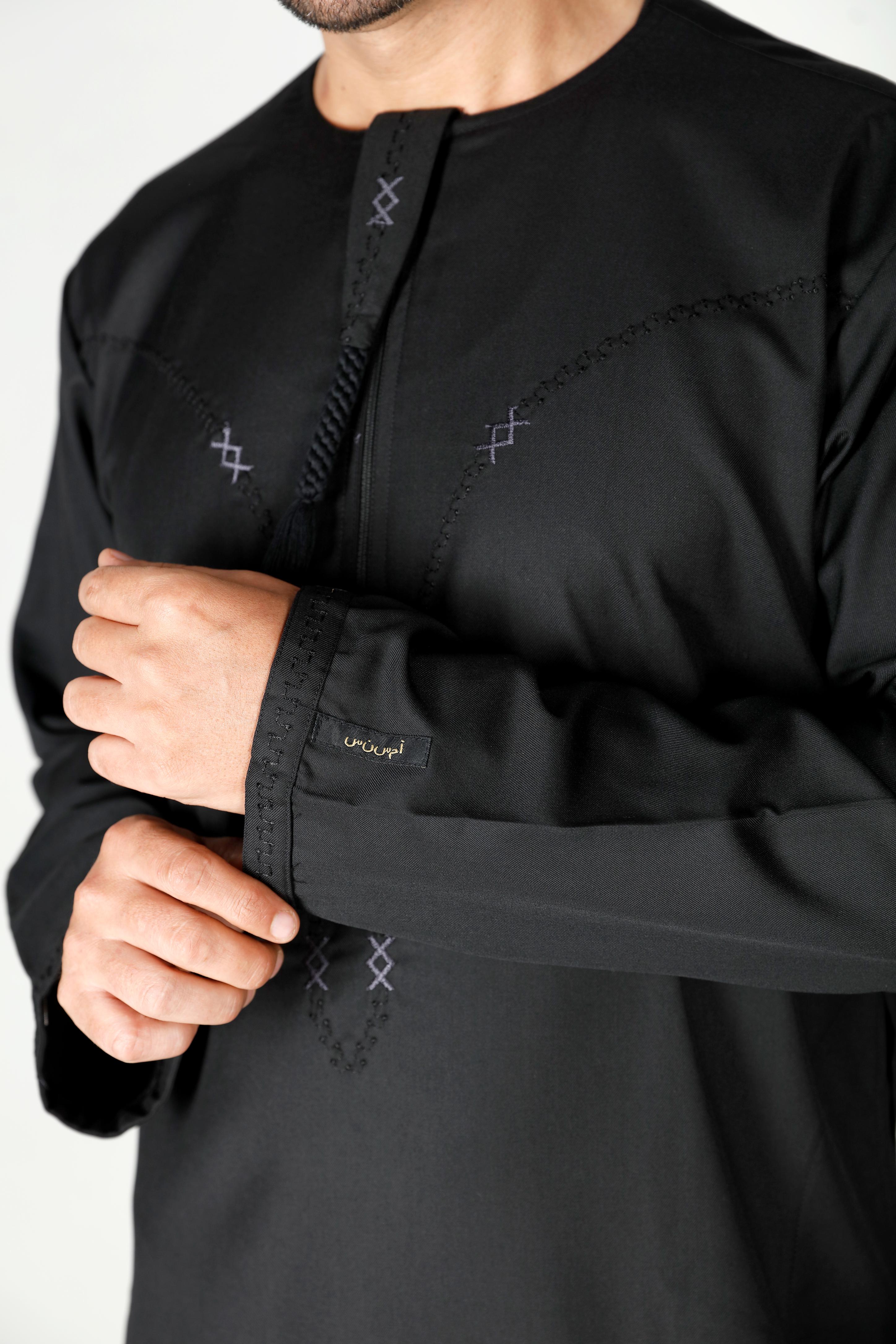 Mens Tasselled Thobe Black 114 Col 10