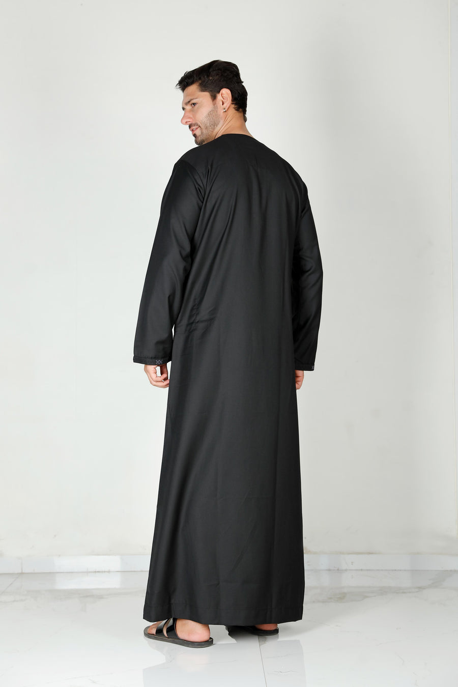 Mens Tasselled Thobe Black 114 Col 10