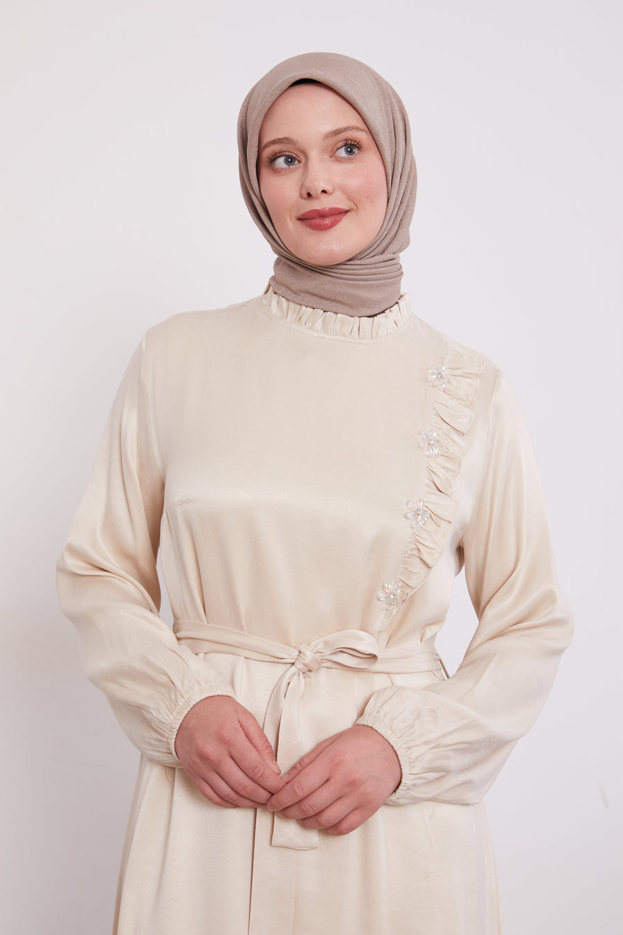 Frilled Neck Detailed Suede Belted Abaya Cream 330292