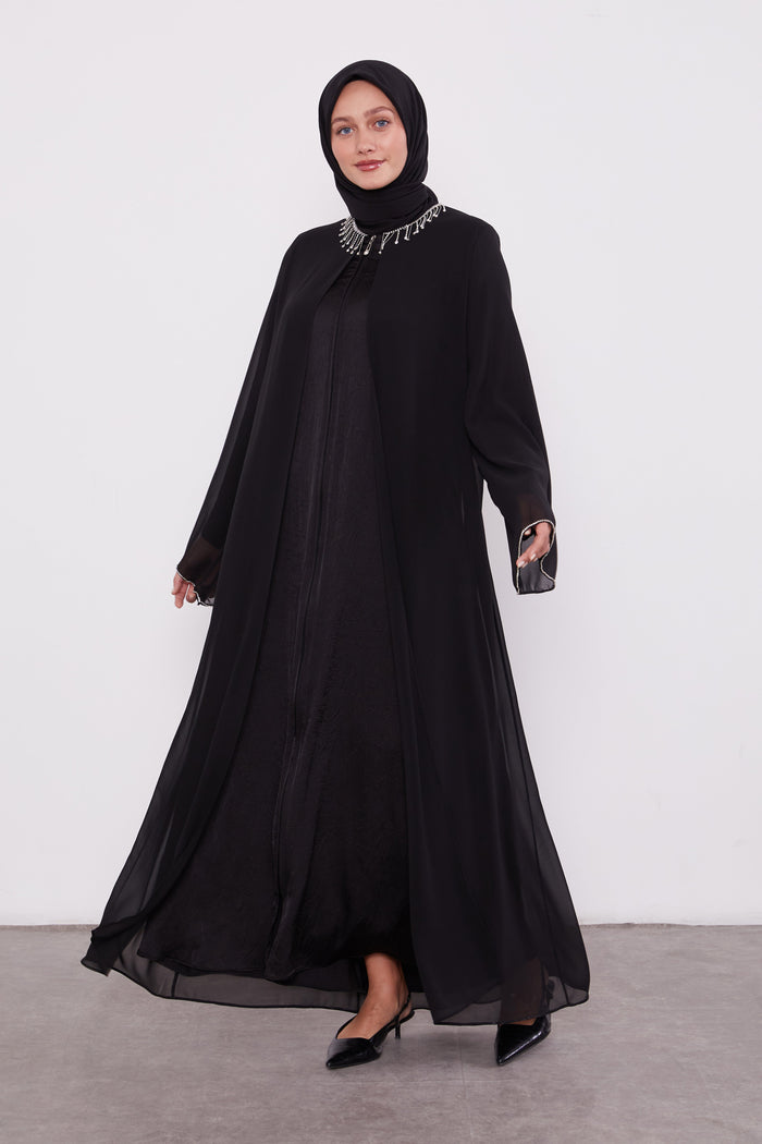 Detailed Neck Silk Chiffon Zipped Abaya Black 520023