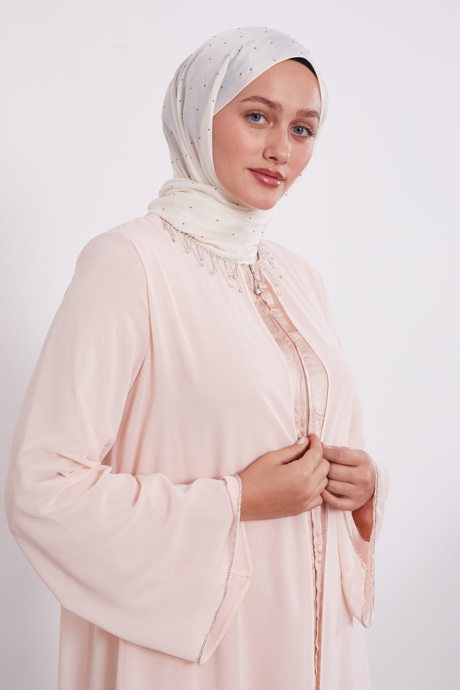 Detailed Neck Silk Chiffon Zipped Abaya Light Pink 520023