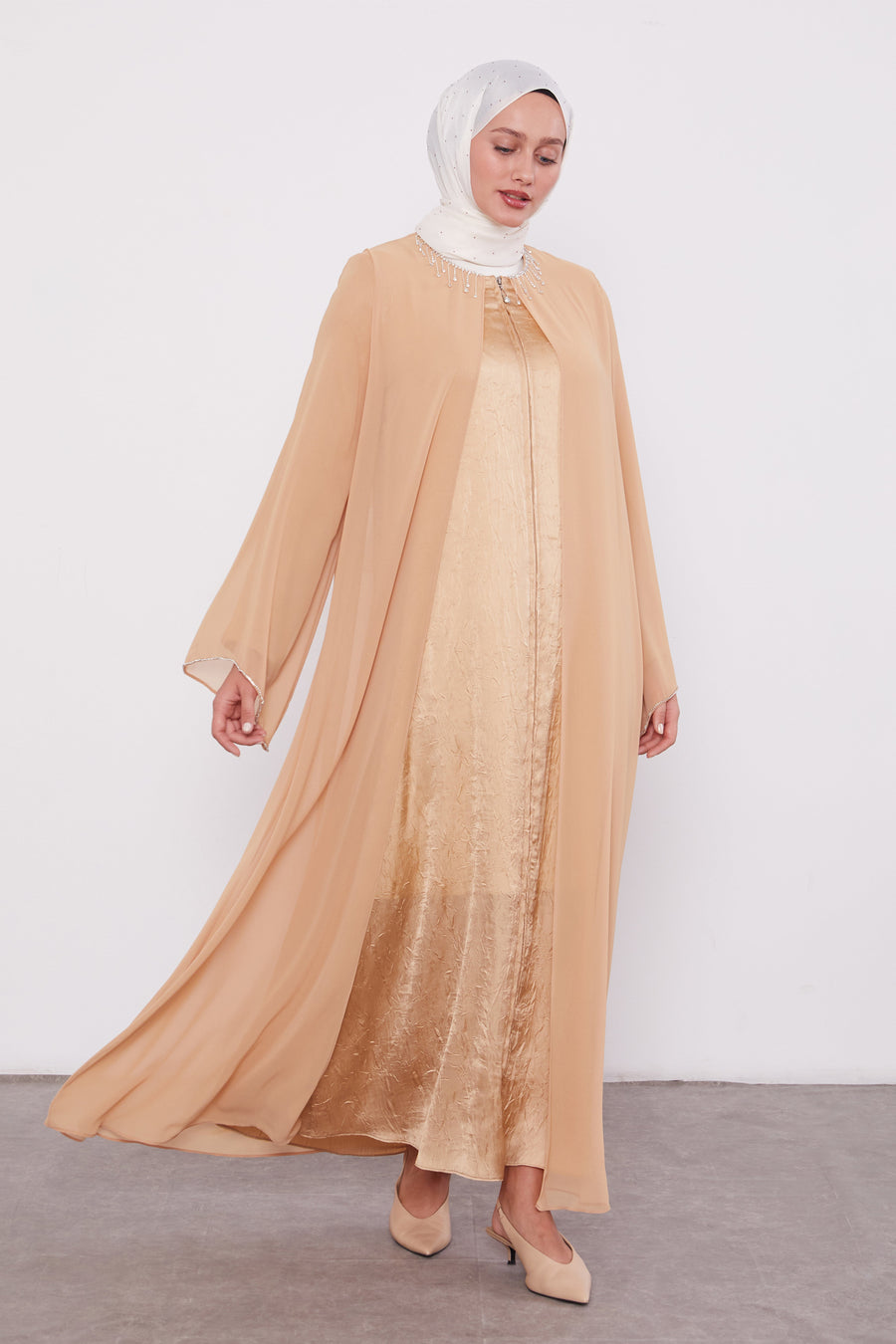 Detailed Neck Silk Chiffon Zipped Abaya Gold 520023