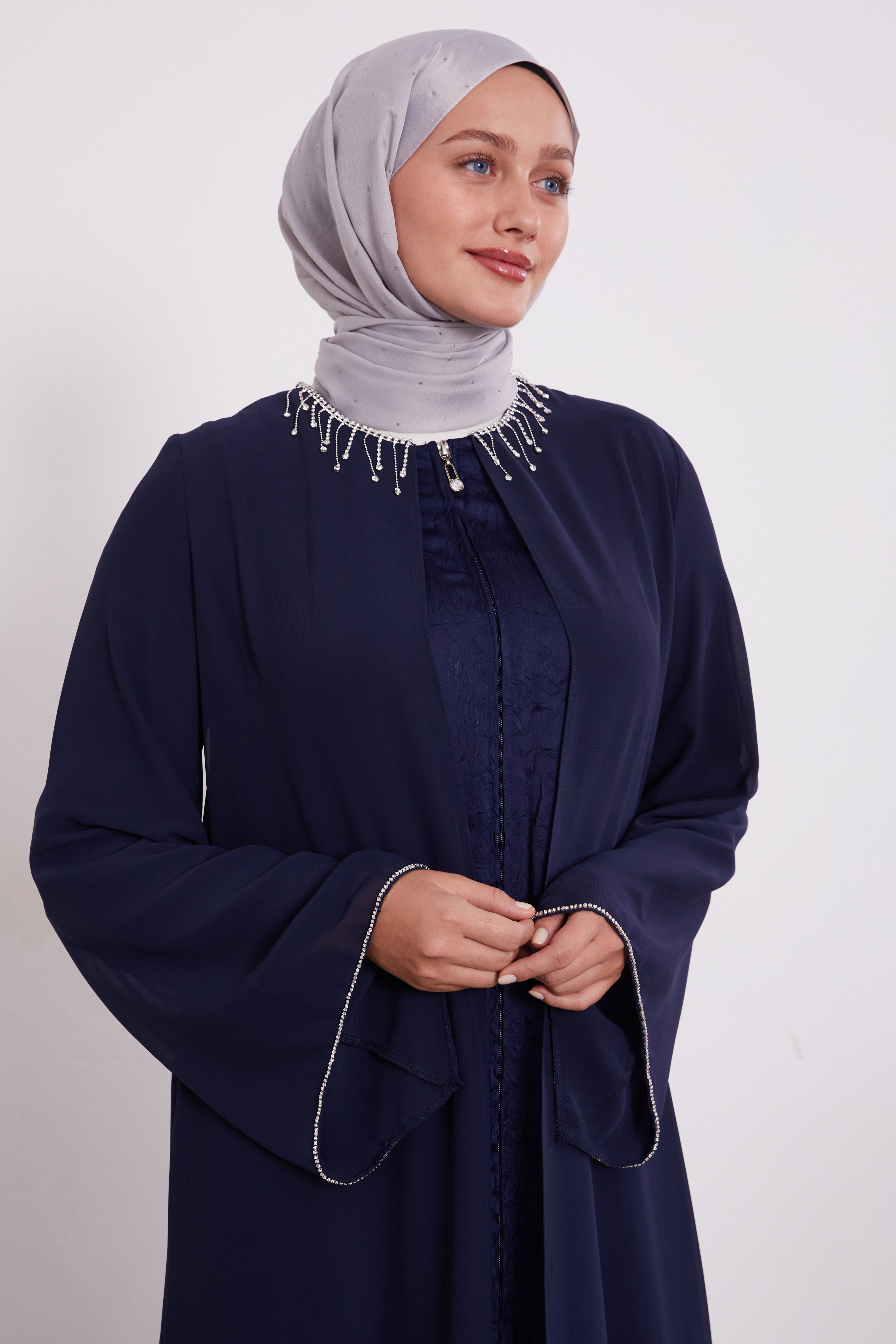 Detailed Neck Silk Chiffon Zipped Abaya Navy 520023