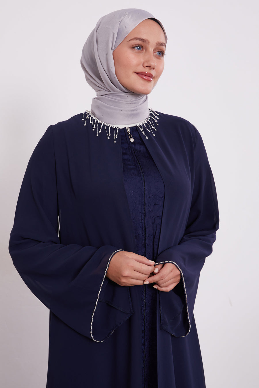 Detailed Neck Silk Chiffon Zipped Abaya Navy 520023