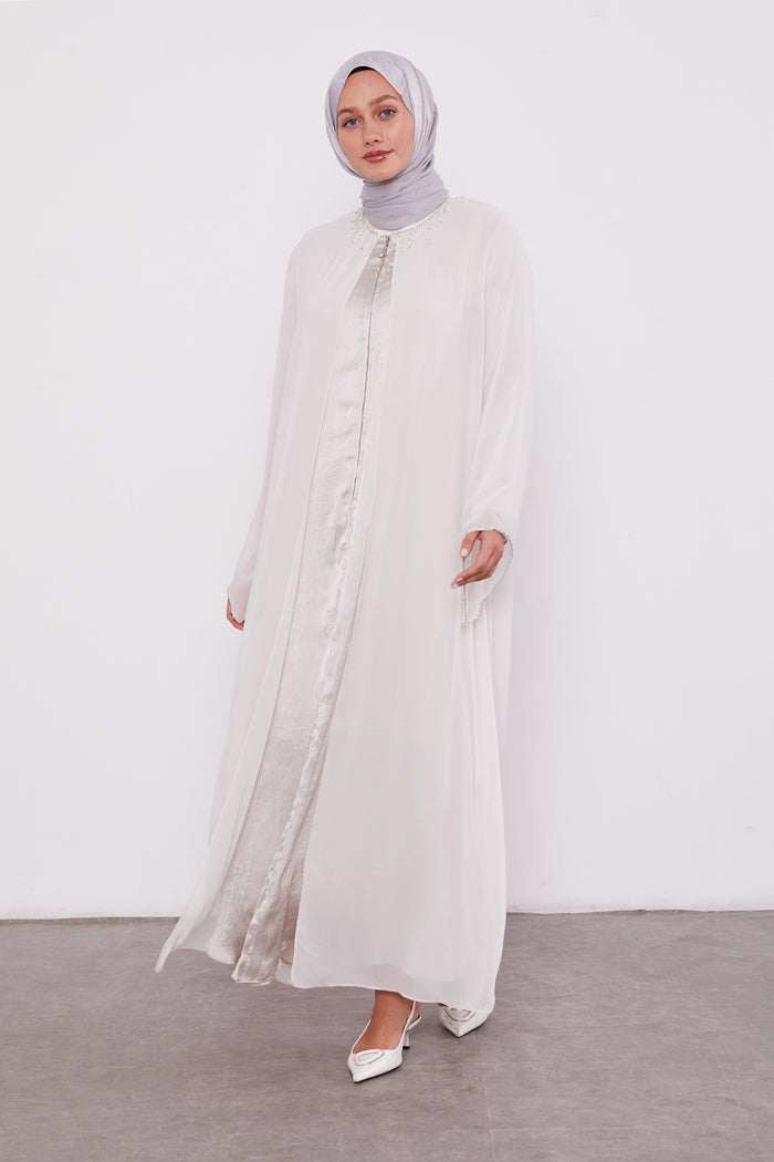 Detailed Neck Silk Chiffon Zipped Abaya Ivory 520023
