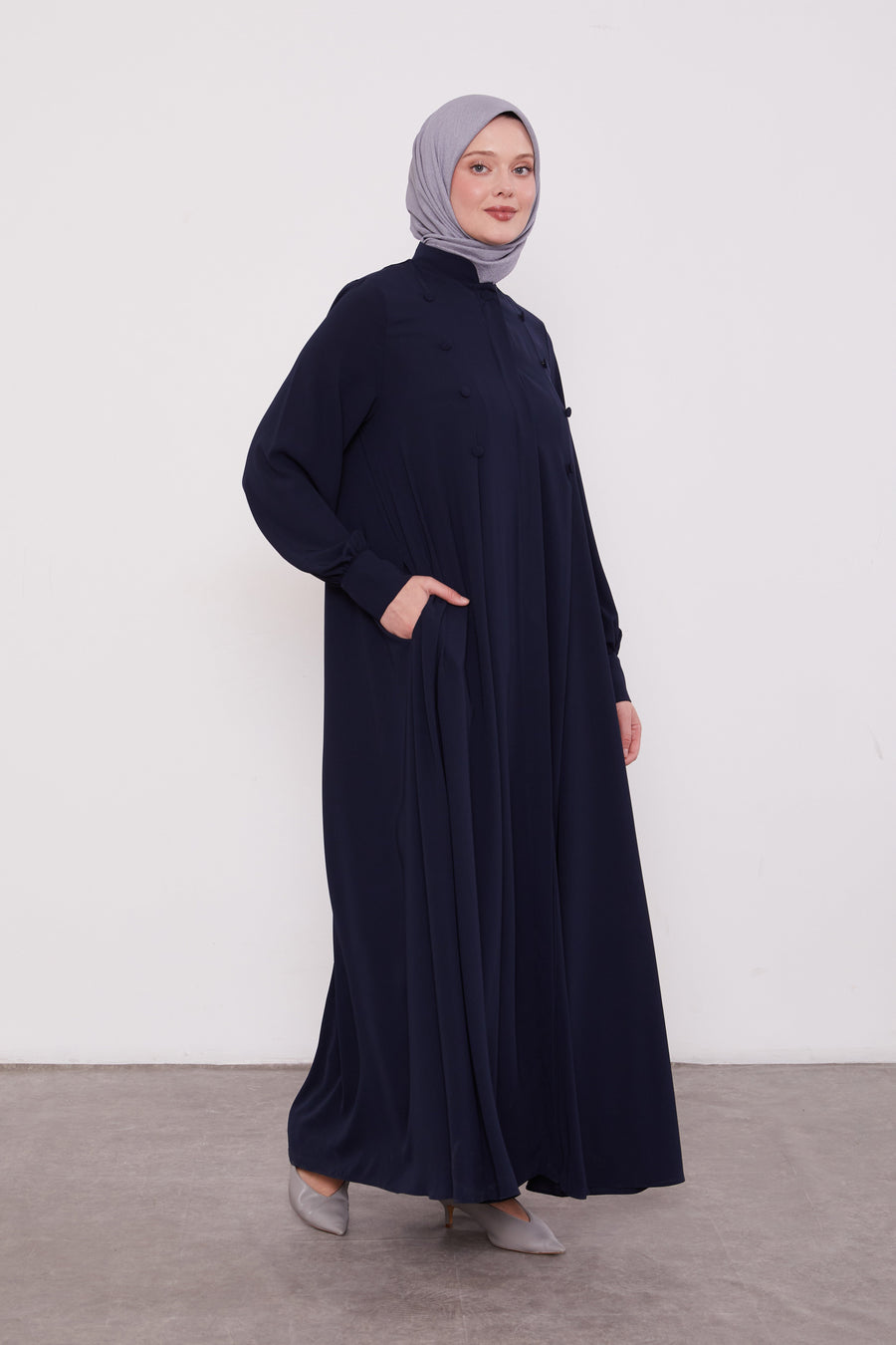 Epitome Pleated Buttoned Abaya Navy 520187