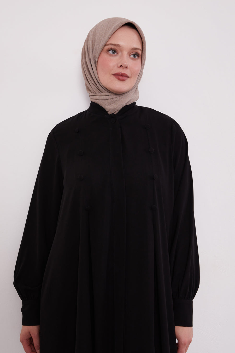 Epitome Pleated Buttoned Abaya Black 520187