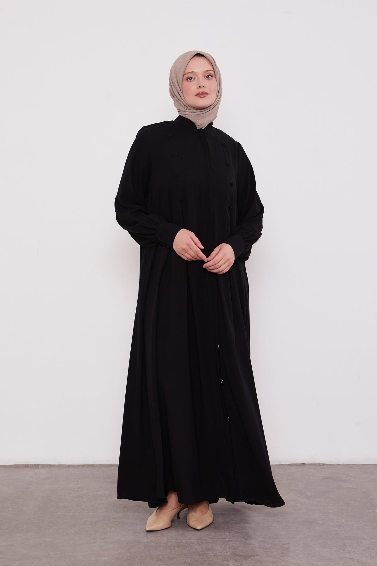 Epitome Pleated Buttoned Abaya Black 520187