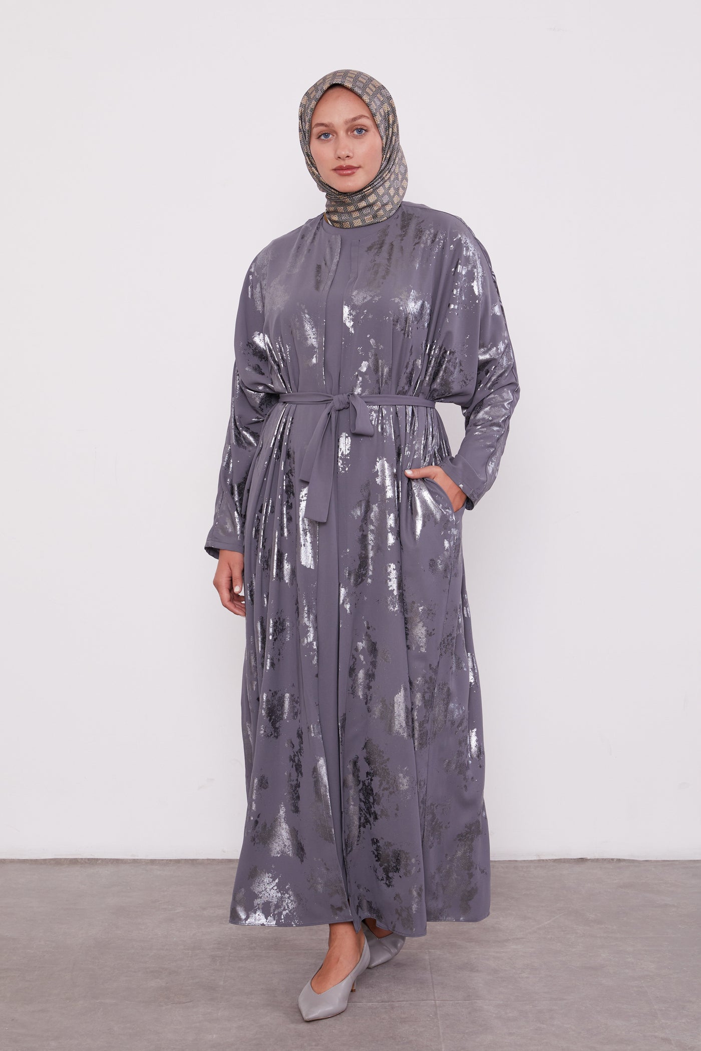 Shimmer Batwing Kimono Set Grey 520358