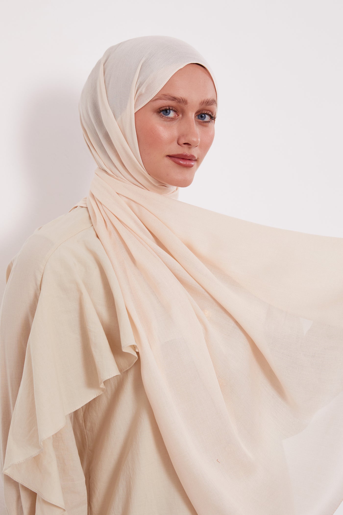 Modal Hijab Ivory Col 12