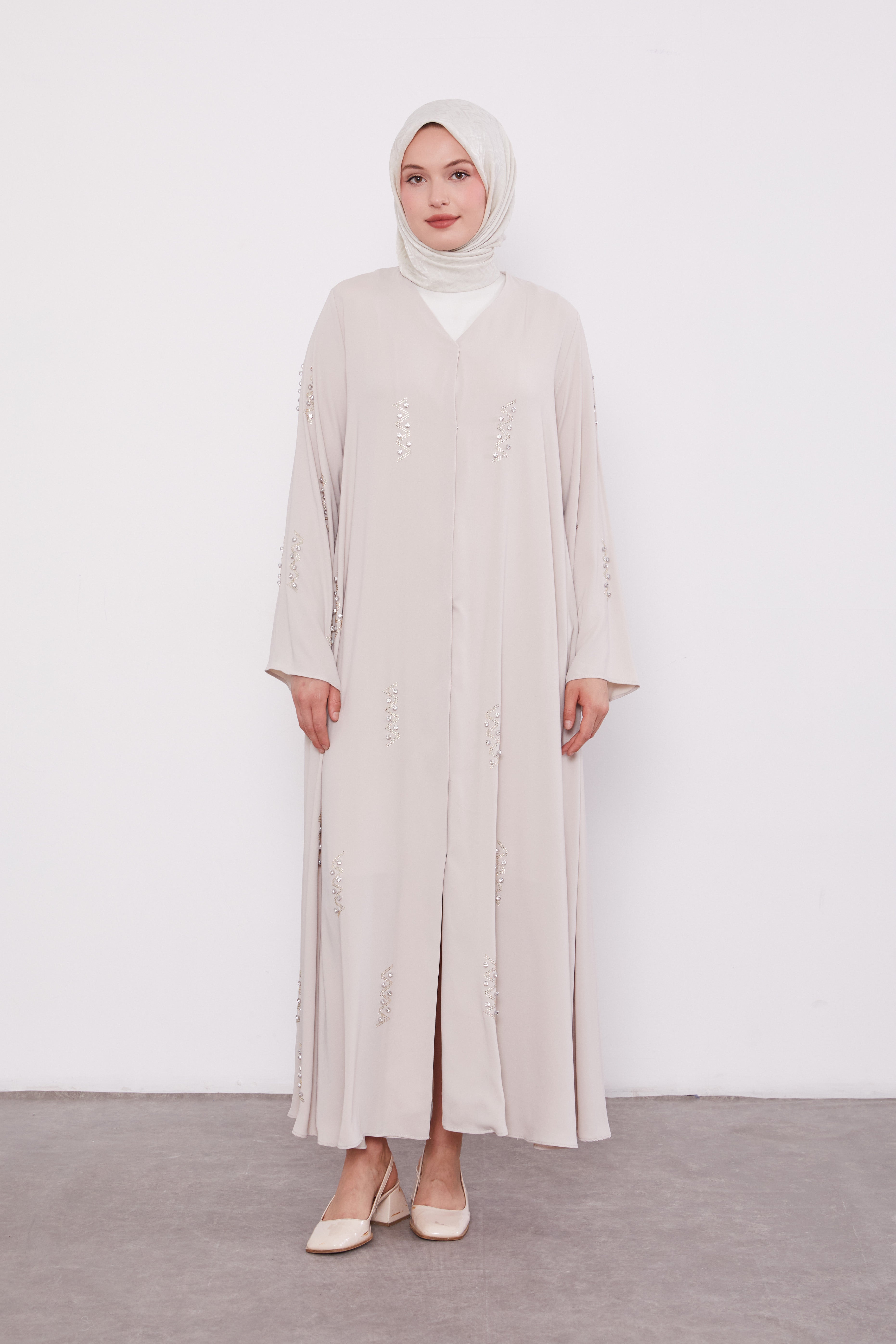 Pearl Constellation Buttoned Abaya Ivory 520369