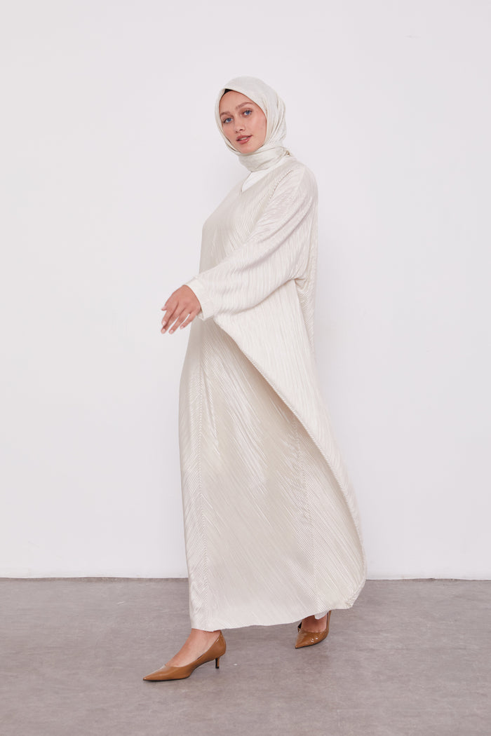 Pleated Batwing Cream 330252