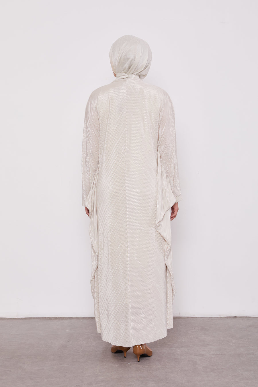 Pleated Batwing Cream 330252