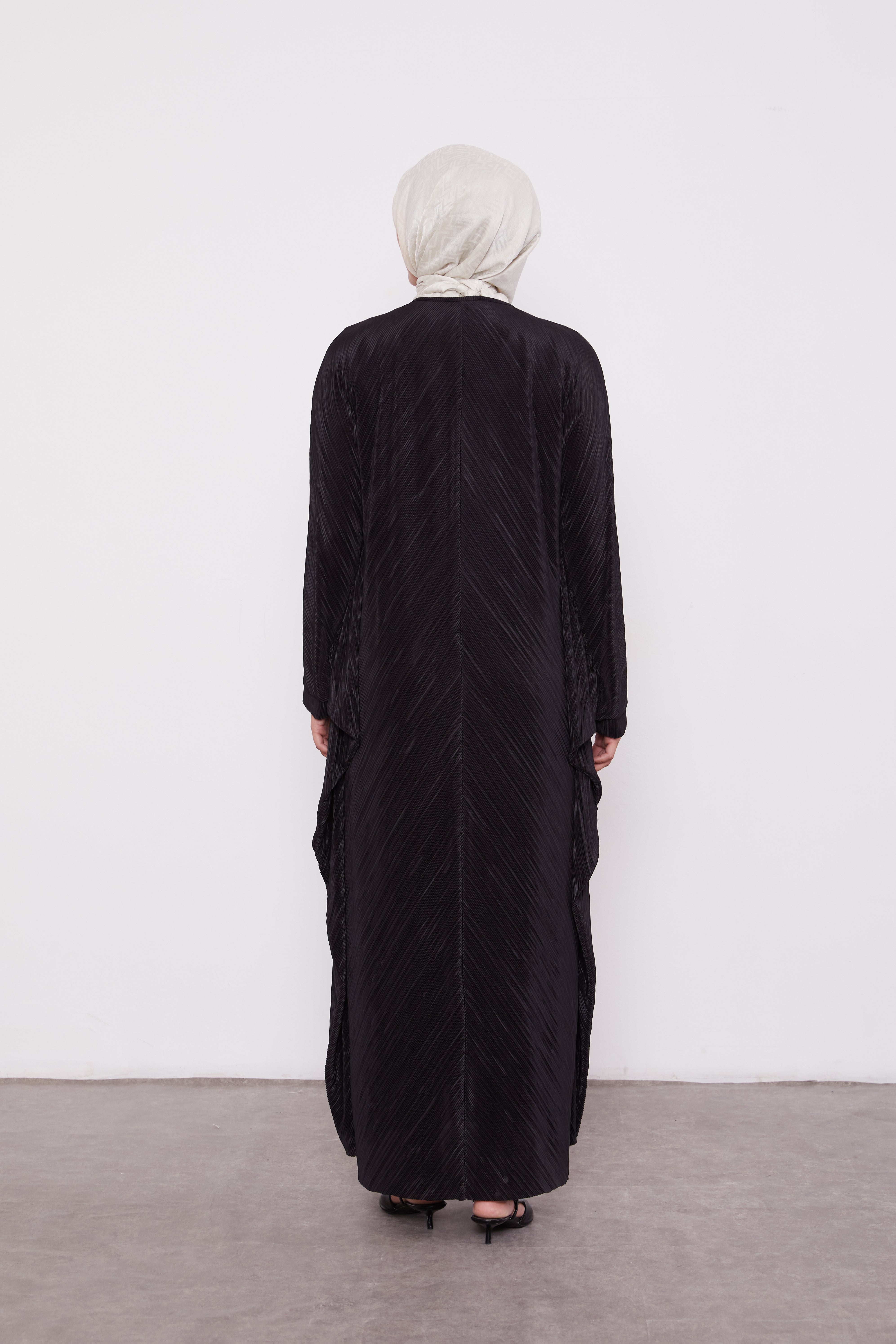 Pleated Batwing Black