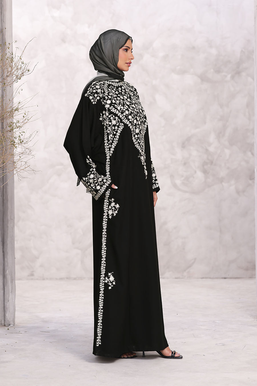 Noor Embroidered Abaya Black 1165