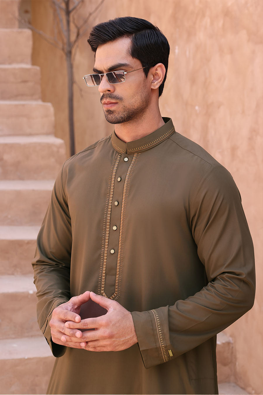 Elegant Collared Thobe Dark Brown 1015