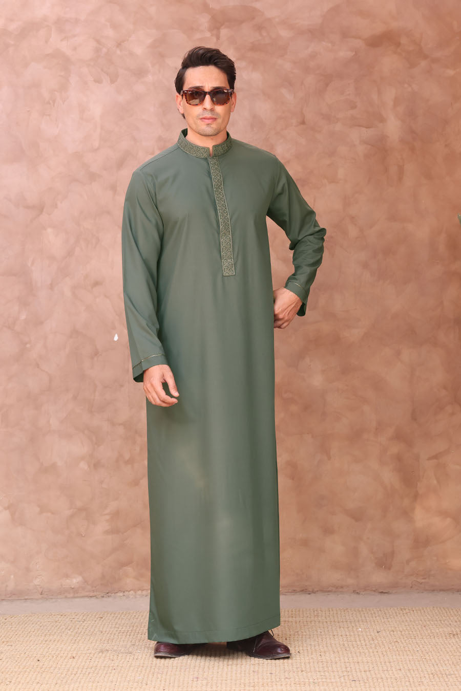 Elegant Collared Thobe Green 1049
