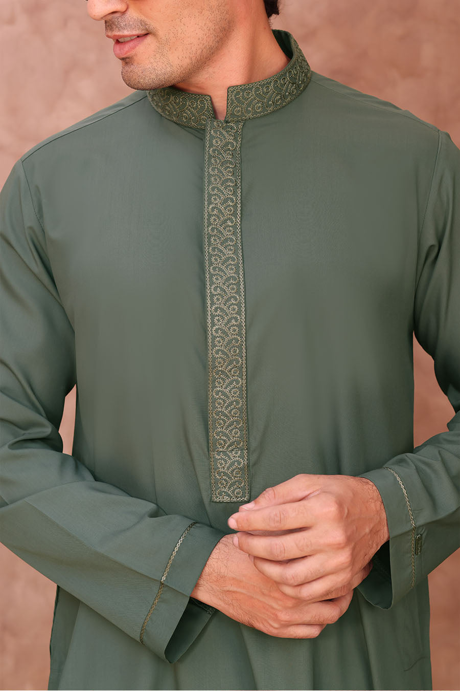 Elegant Collared Thobe Green 1049
