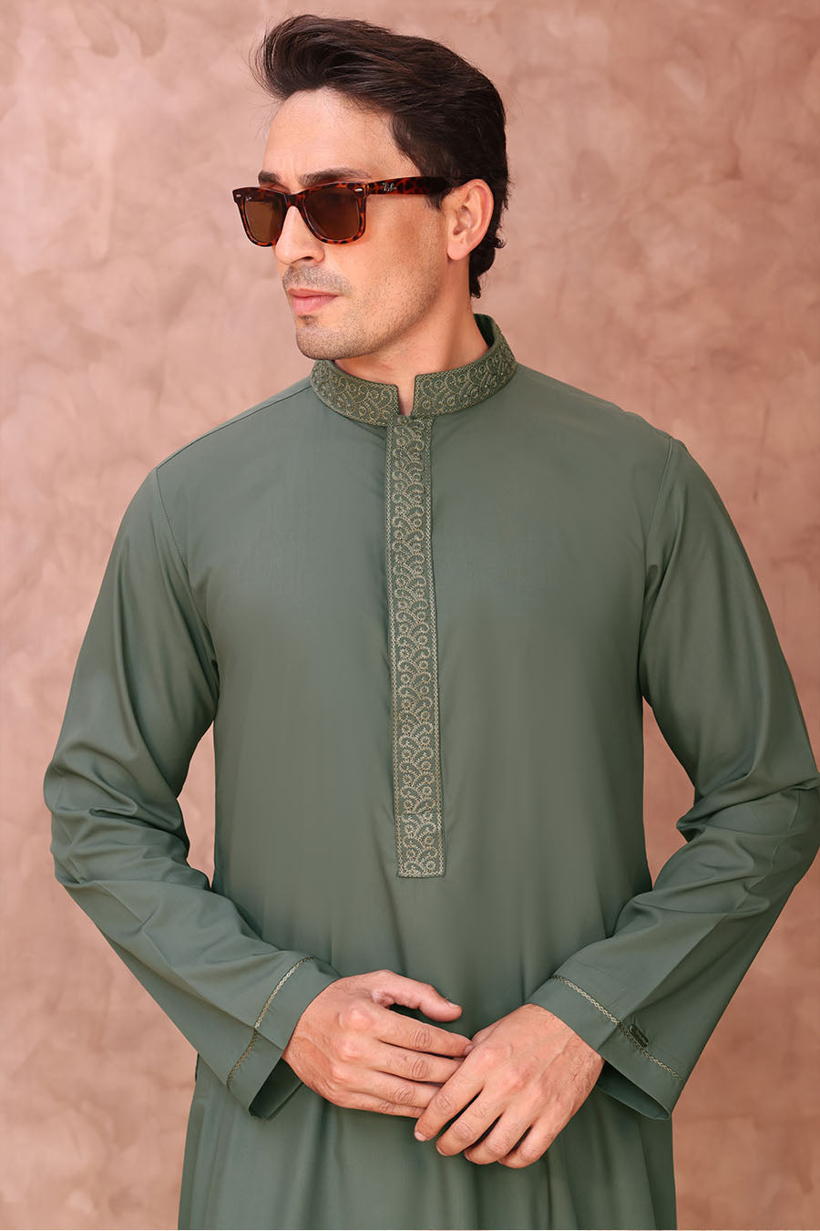 Elegant Collared Thobe Green 1049