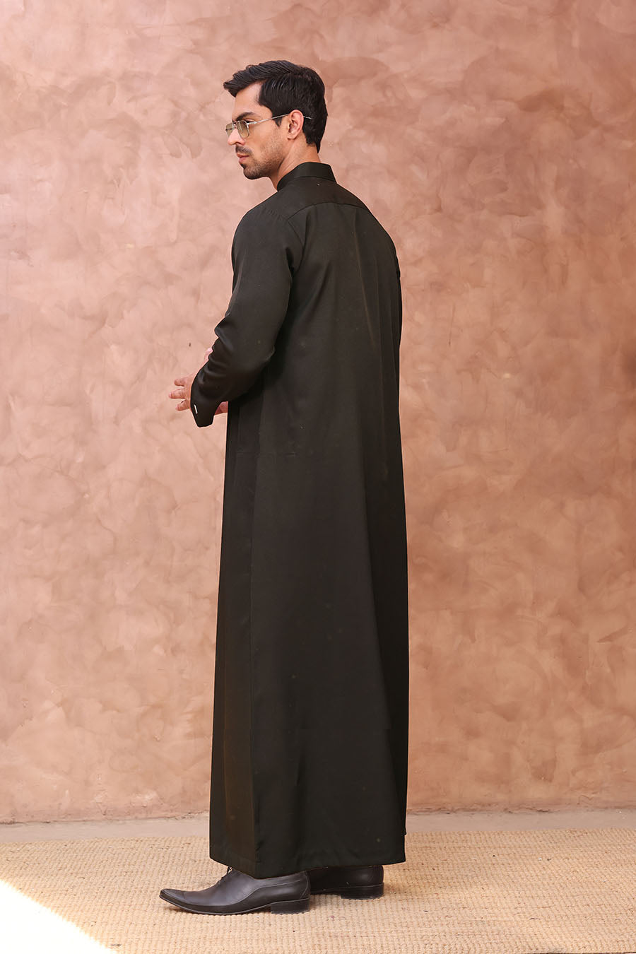 Elegant Collared Thobe Black 1088