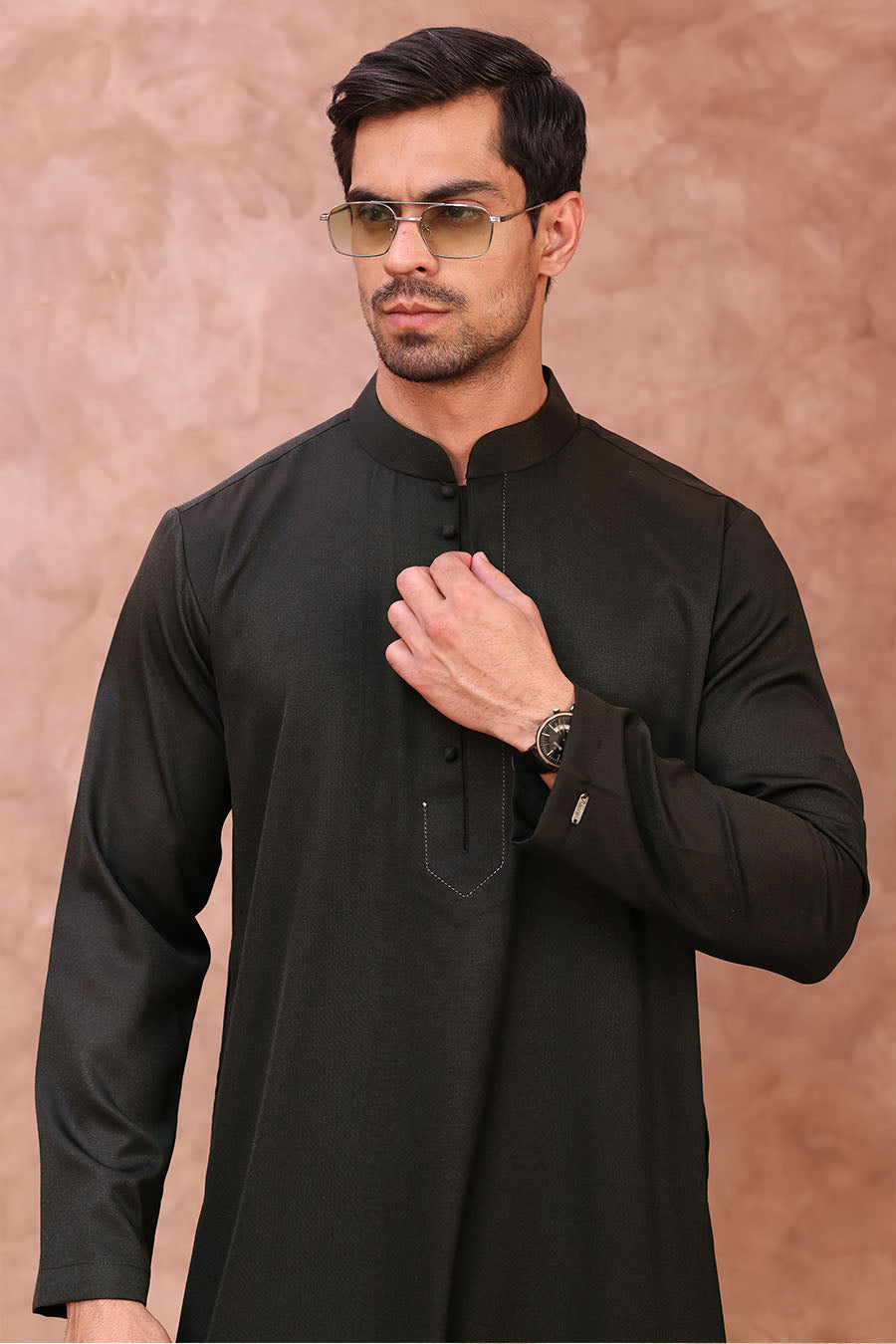 Elegant Collared Thobe Black 1088