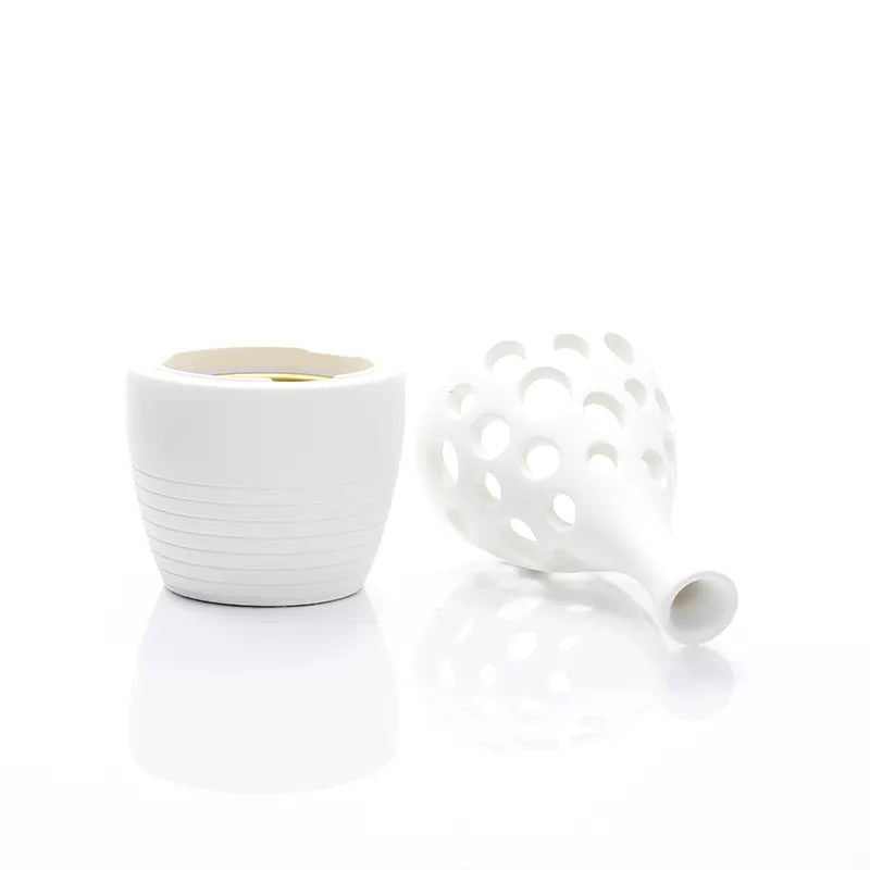 Sculpted White Bakhoor Burner  H7504