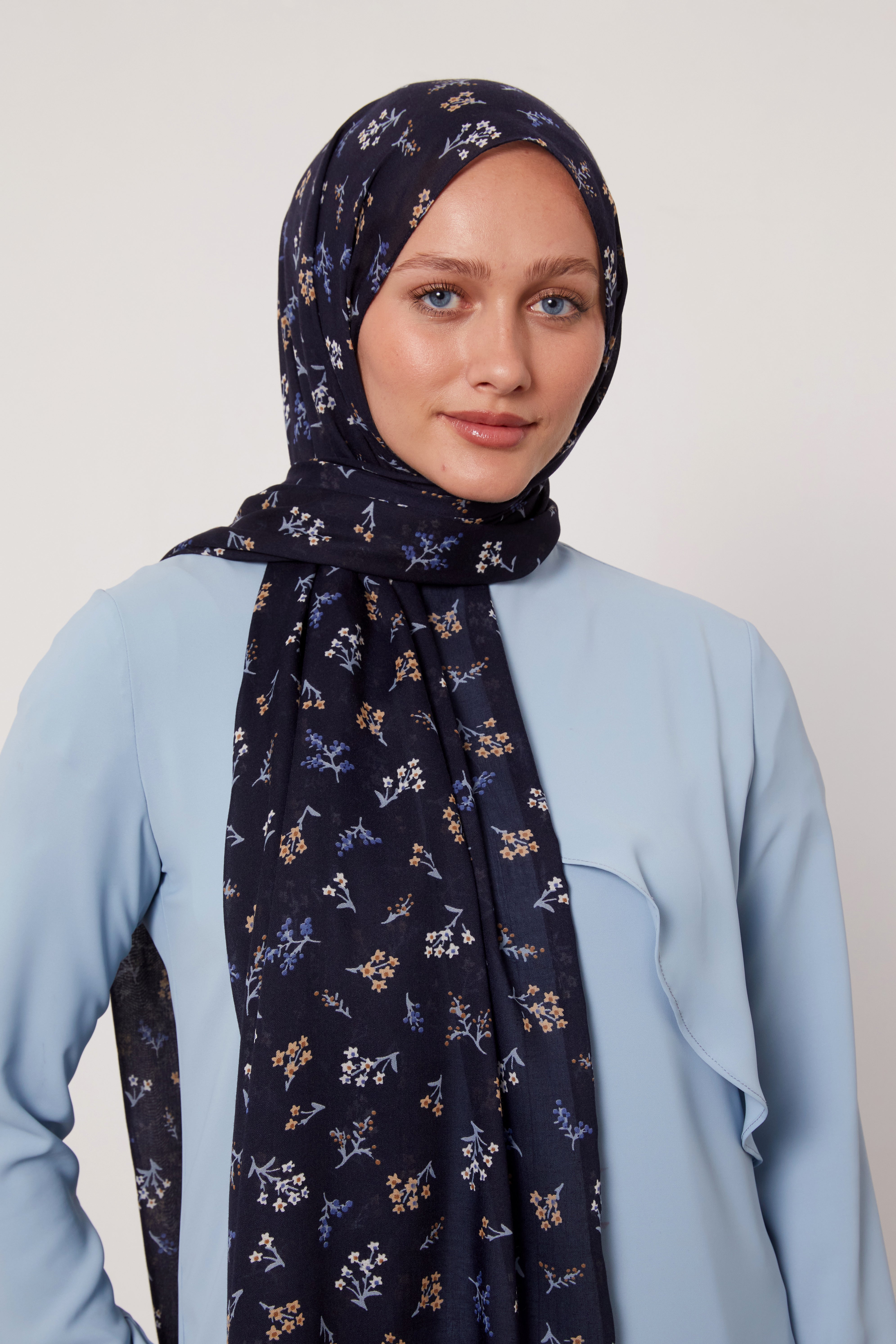 Scattered Floral Cotton Hijab Col 10