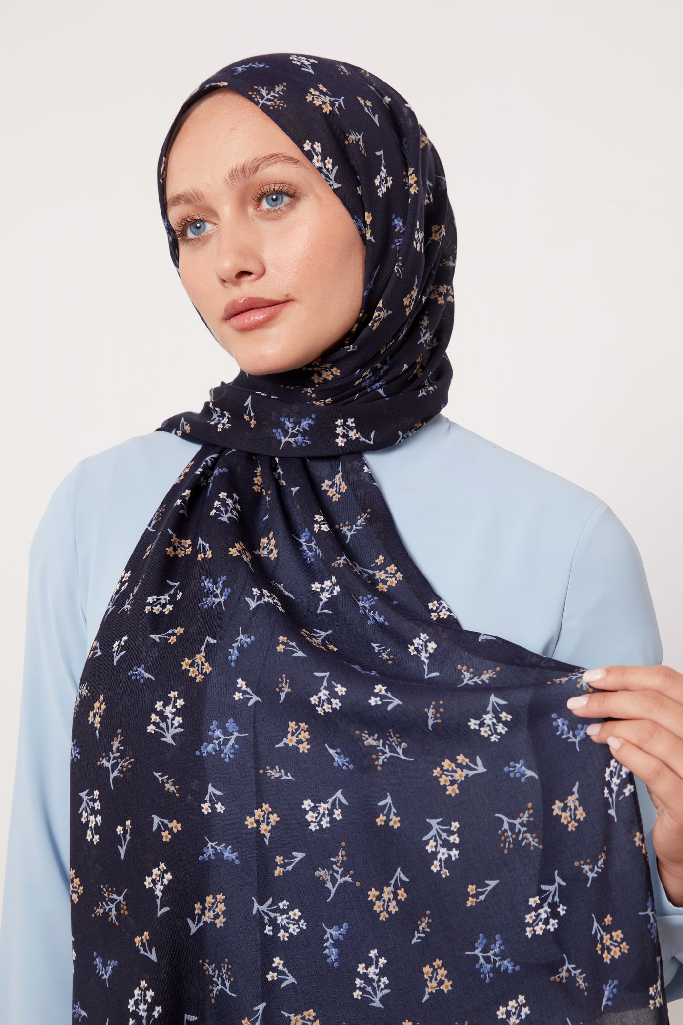 Scattered Floral Cotton Hijab Col 10