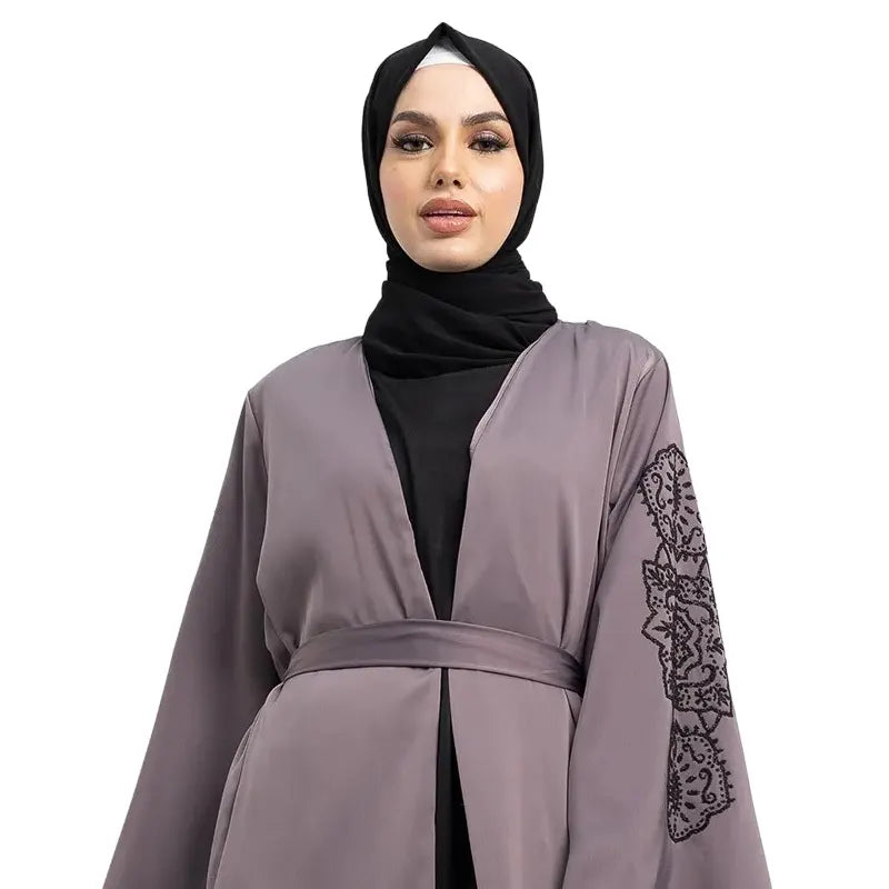 Inaya Embroidered Mauve Kimono