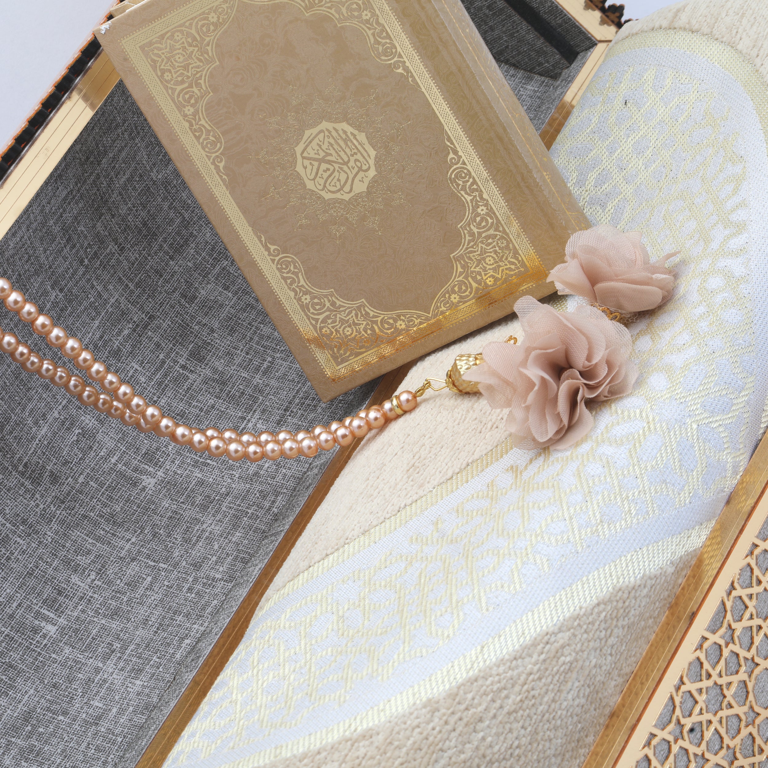 Ornament Box Prayer Set Gold 0419
