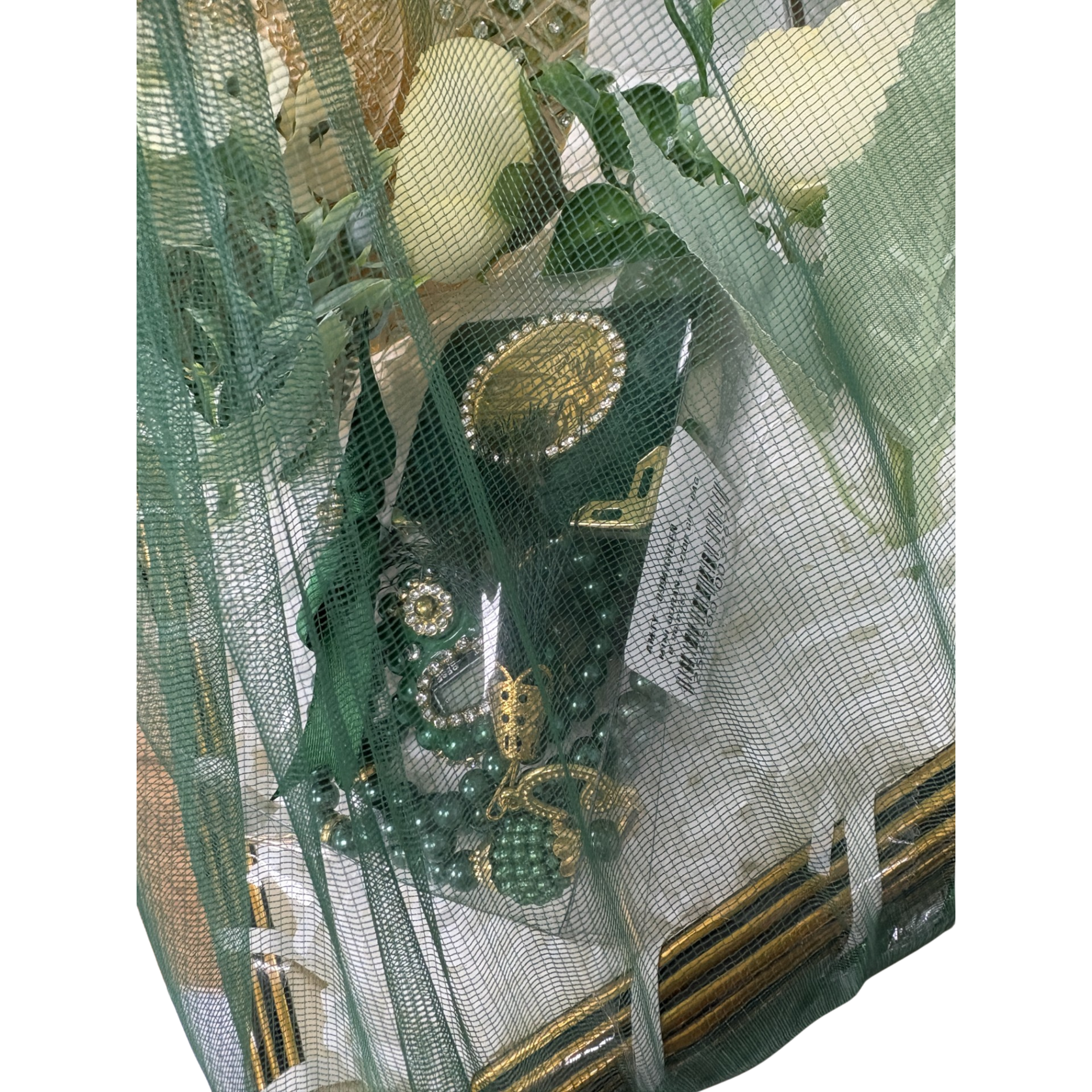 Zeenah Umrah Mubarak Emerald Gift Hamper