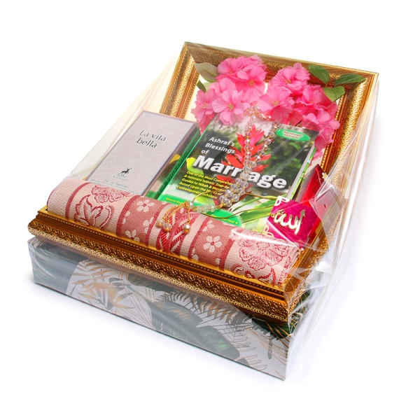 Amsons' premium women's gift hamper