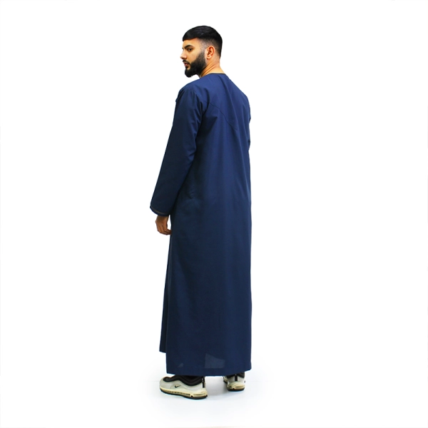 Omani men’s Islamic thobe